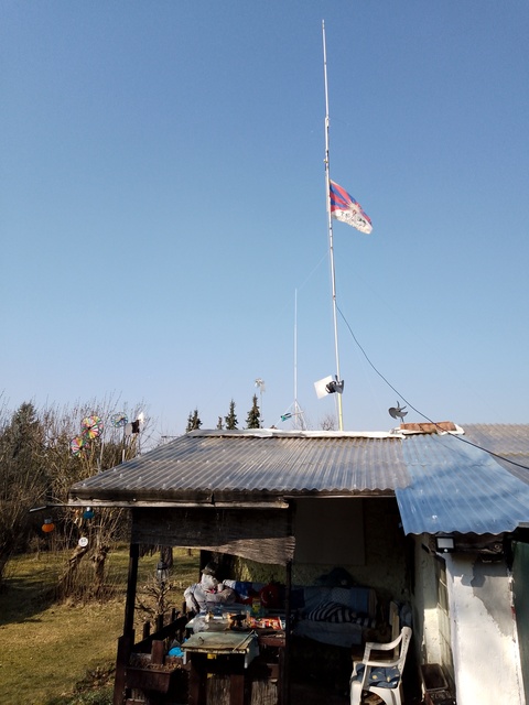 Antény na pozemku.